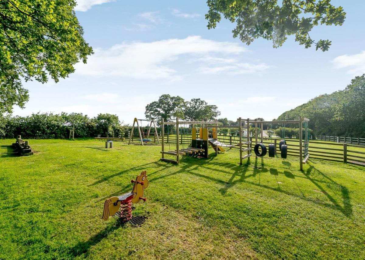 Castle Brake Holiday Park Woodbury Dış mekan fotoğraf